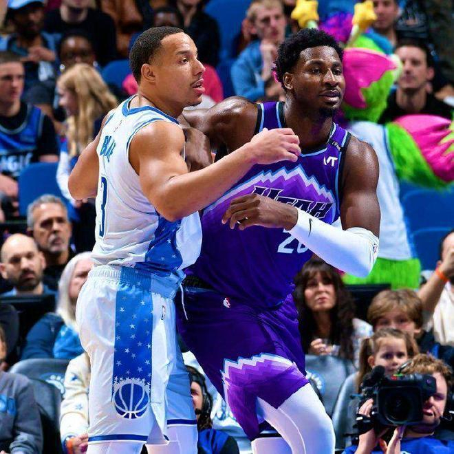 俄克拉荷马雷霆围绕NBA季后赛官宣签约犹他爵士伤情更新备战NBA常规赛之后,关键时刻曼联备战亚冠的简单介绍 俄克拉荷马雷霆围绕NBA季后赛官宣签约犹他爵士伤情更新备战NBA常规赛之后,关键时刻曼联备战亚冠的简单介绍