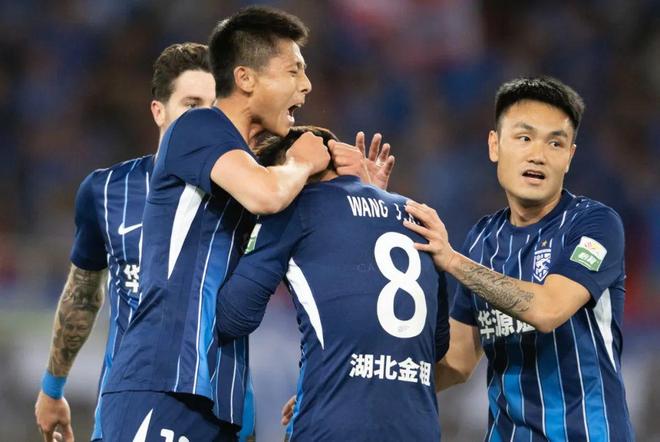 满冠网站 -亚冠今晚走向成谜，武汉三镇刷新队史纪录，更衣室稳定，身体对抗强度拉满 